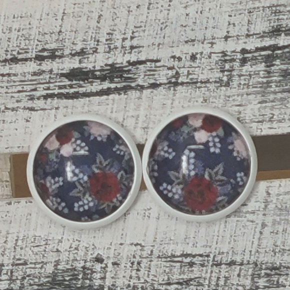 Earrings - Picture 4 of 16